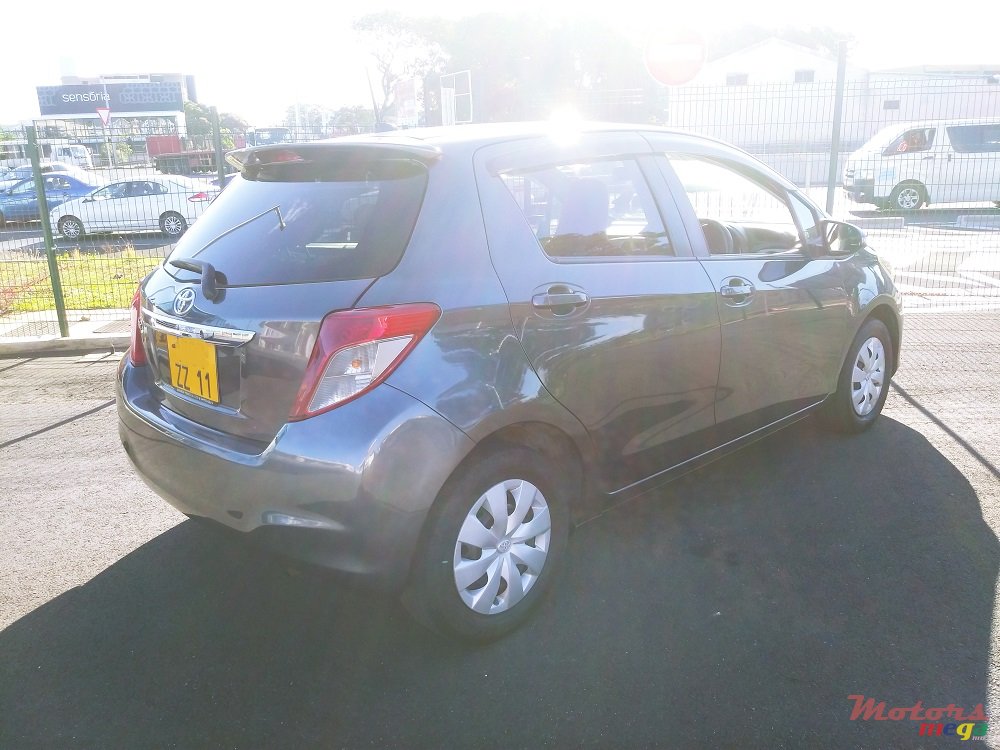 2011' Toyota Vitz 1.3 photo #3