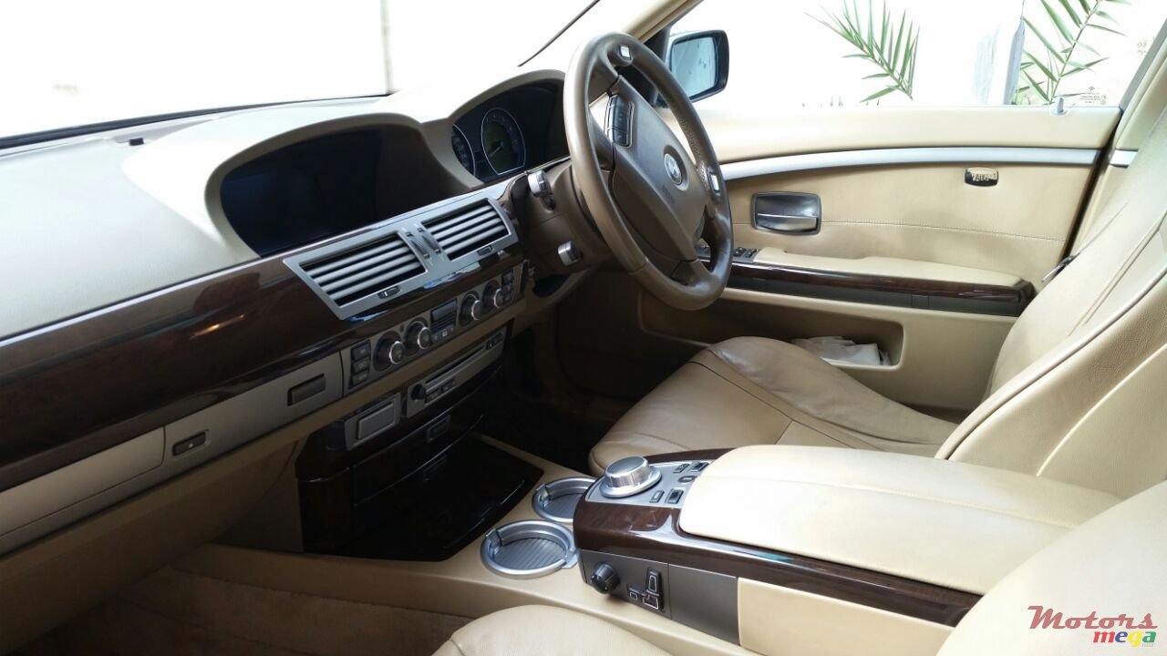 2007' BMW 7 Series photo #6