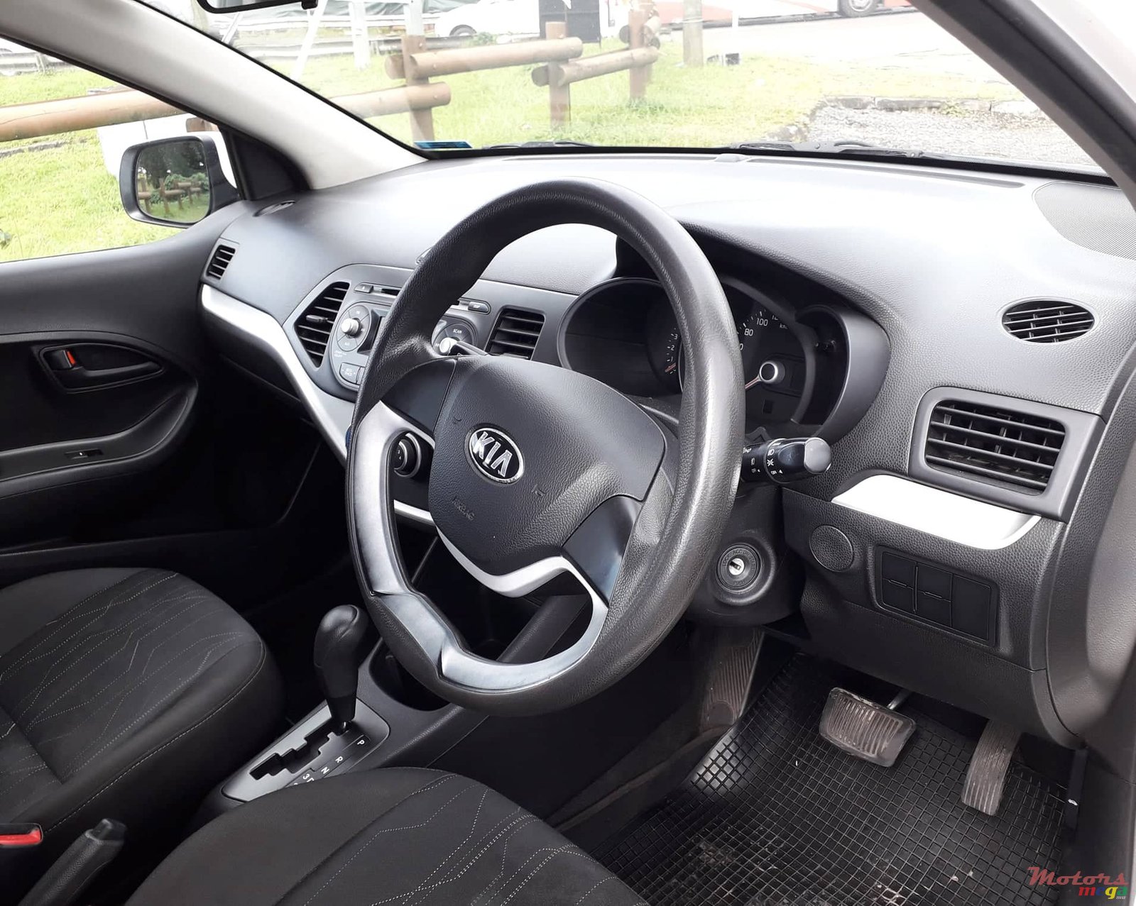 2014' Kia Picanto Hatchback photo #7