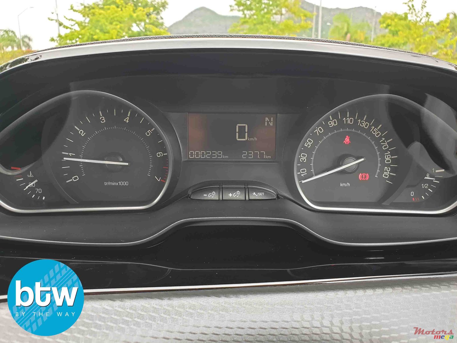 2018' Peugeot 208 PURETECH photo #6