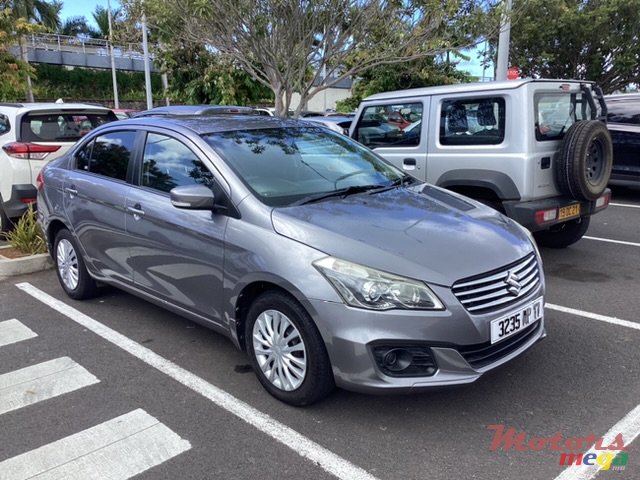 2017' Suzuki Ciaz photo #2