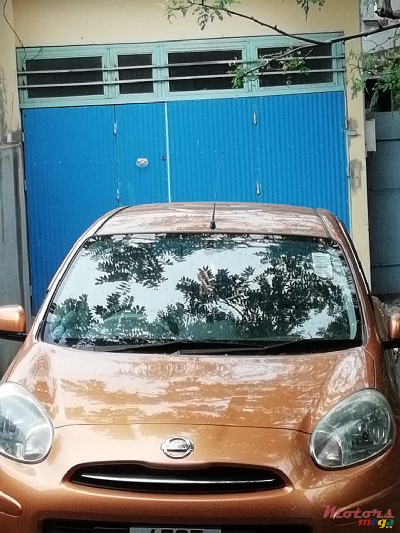 2011' Nissan photo #2