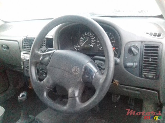 2005' Volkswagen Caddy photo #4