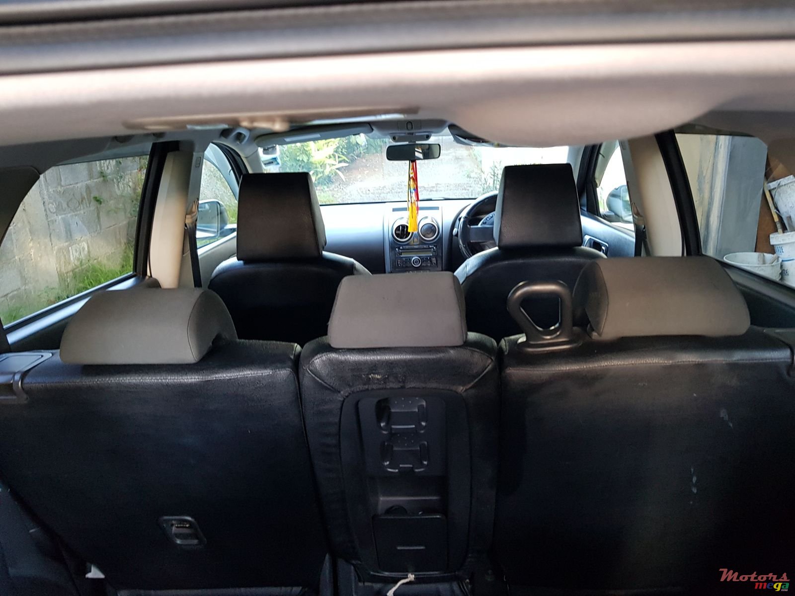 2009' Nissan Qashqai+2 photo #1