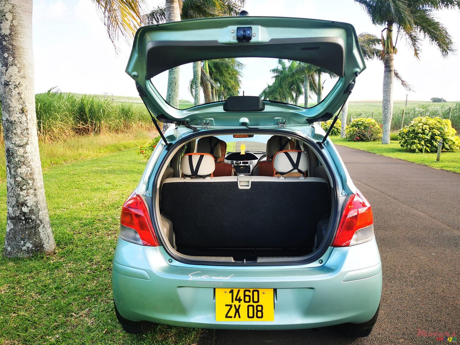 2008' Toyota Vitz photo #6