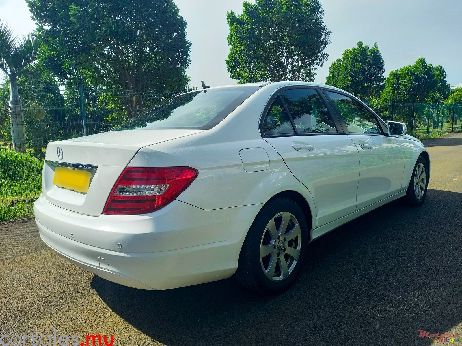 2013' Mercedes-Benz C 180 Classic 1.6 photo #3