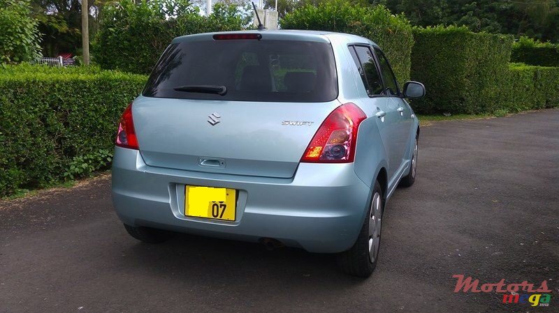 2007' Suzuki Swift photo #3
