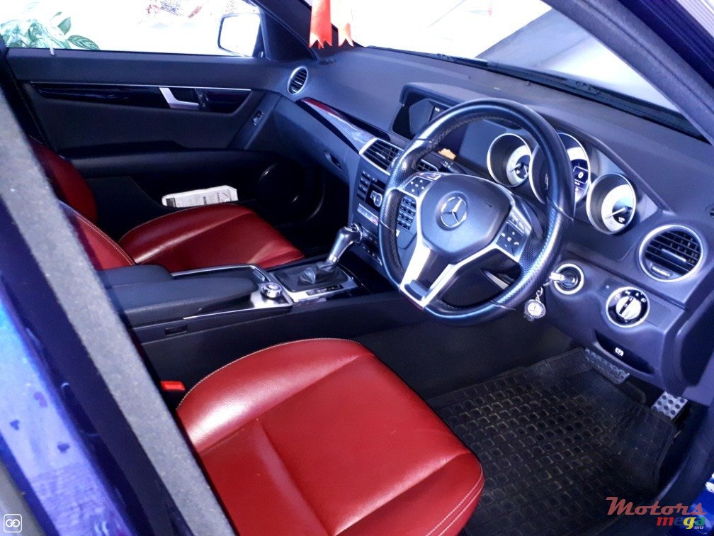 2011' Mercedes-Benz C-Class 180 photo #3