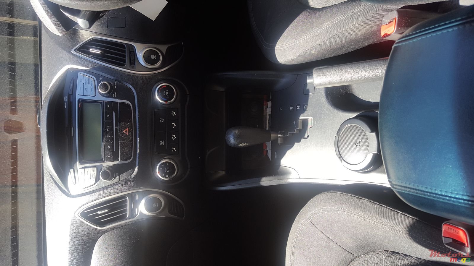 2012' Hyundai ix35 None photo #2