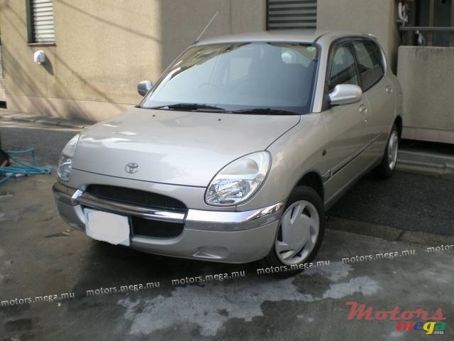 2000' Toyota Duet photo #1