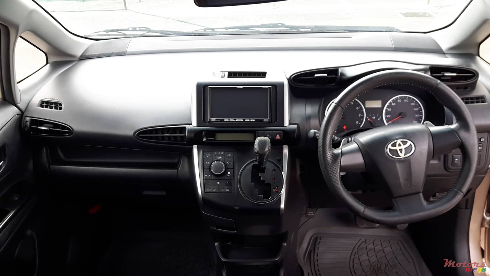 2013' Toyota Fielder WISH S SPORT 8 SEATS photo #5