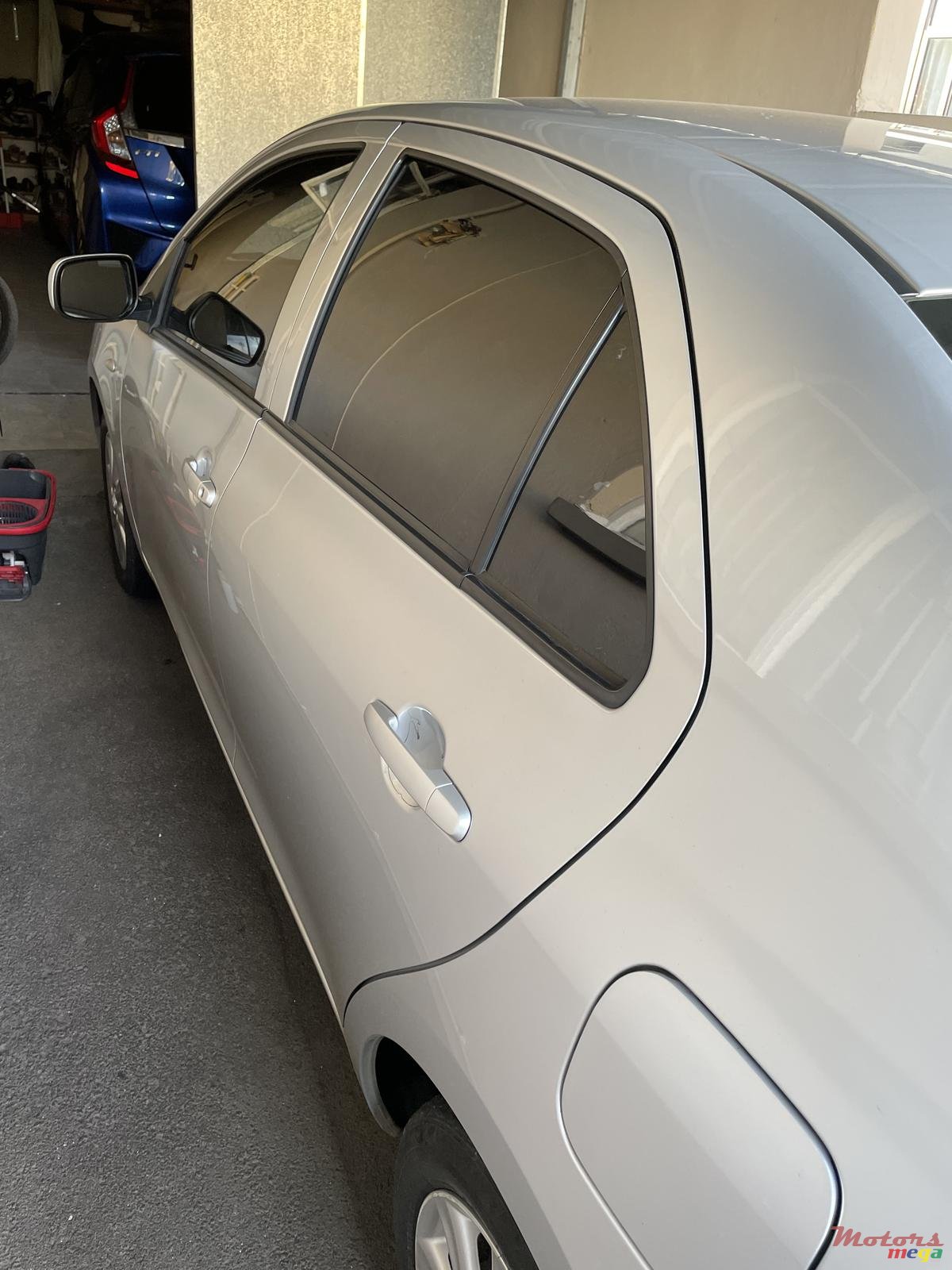 2012' Toyota Yaris photo #3