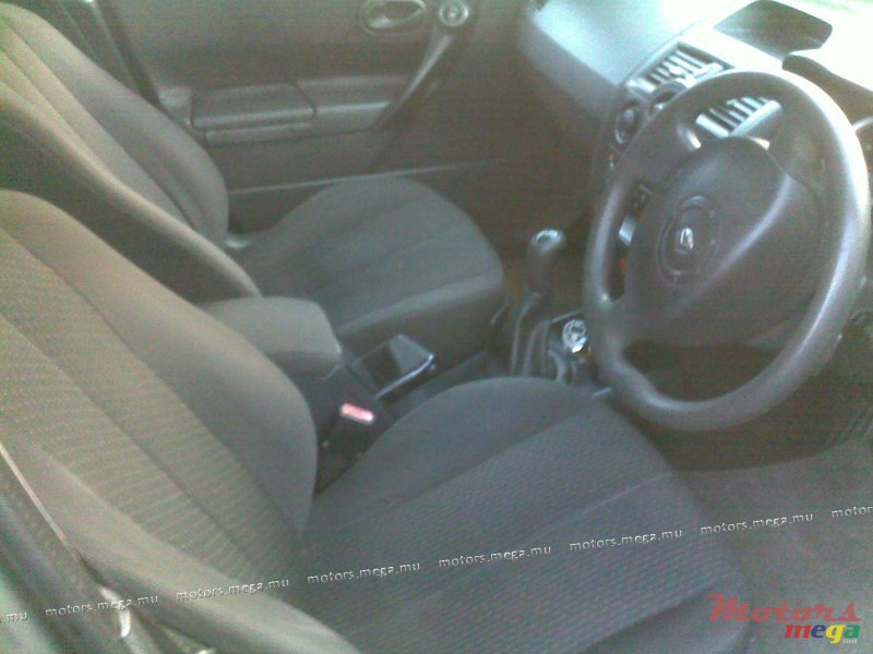 2004' Renault Megane 2 photo #3
