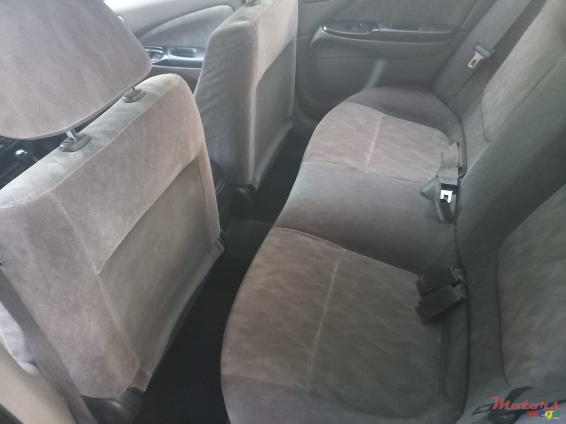 2001' Nissan Sunny photo #7