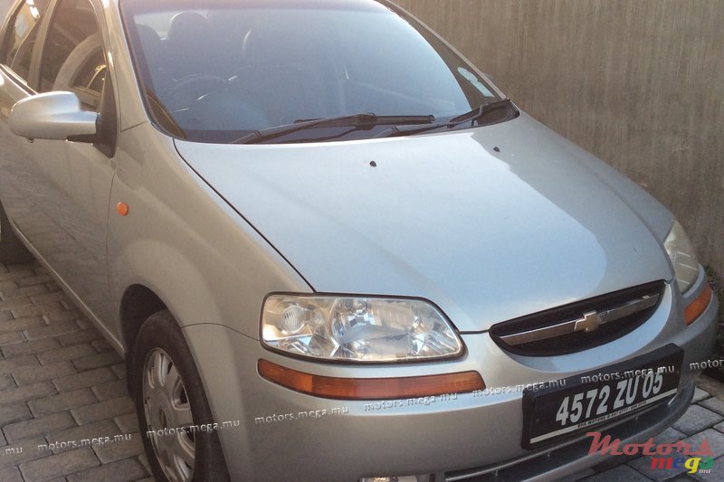 2005' Chevrolet Aveo Berline photo #1