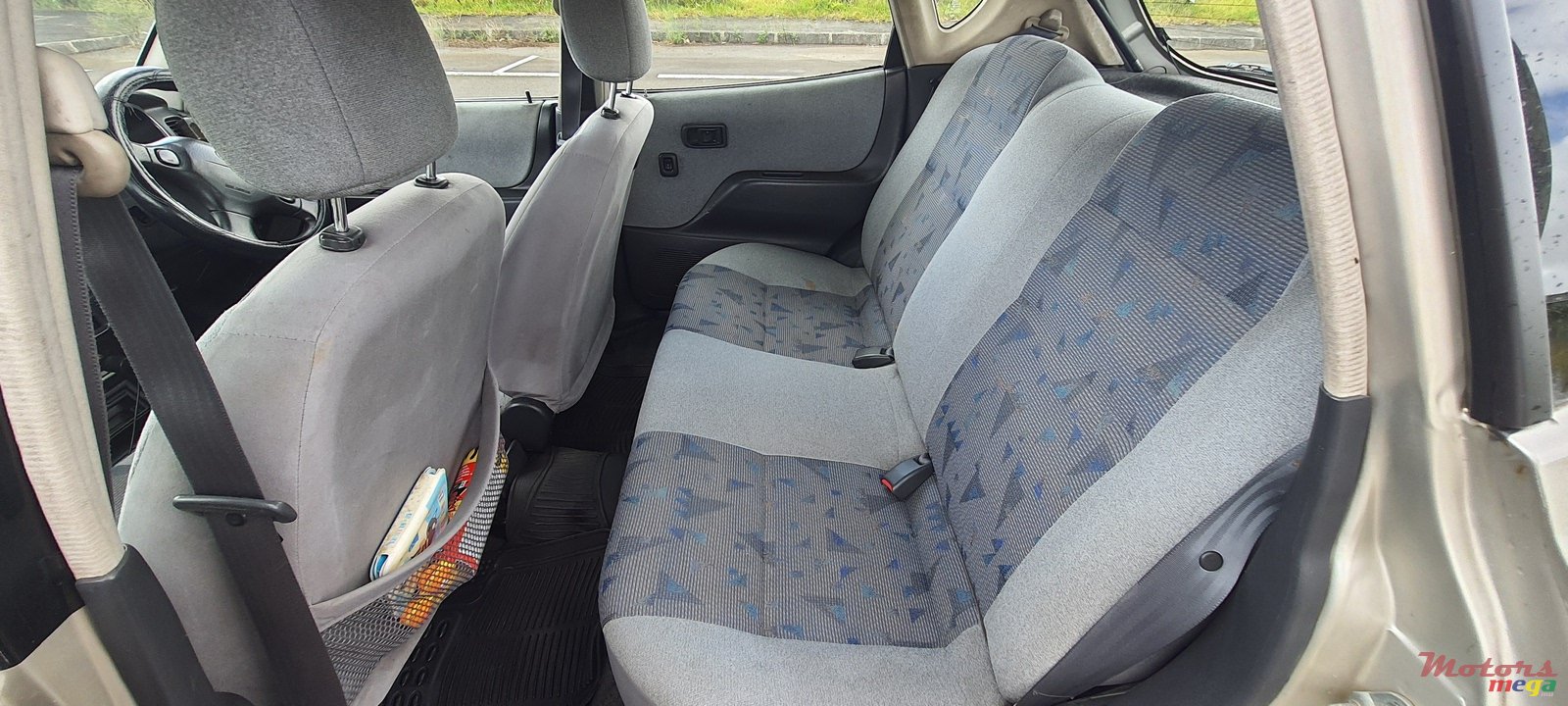 1999' Toyota Duet photo #6