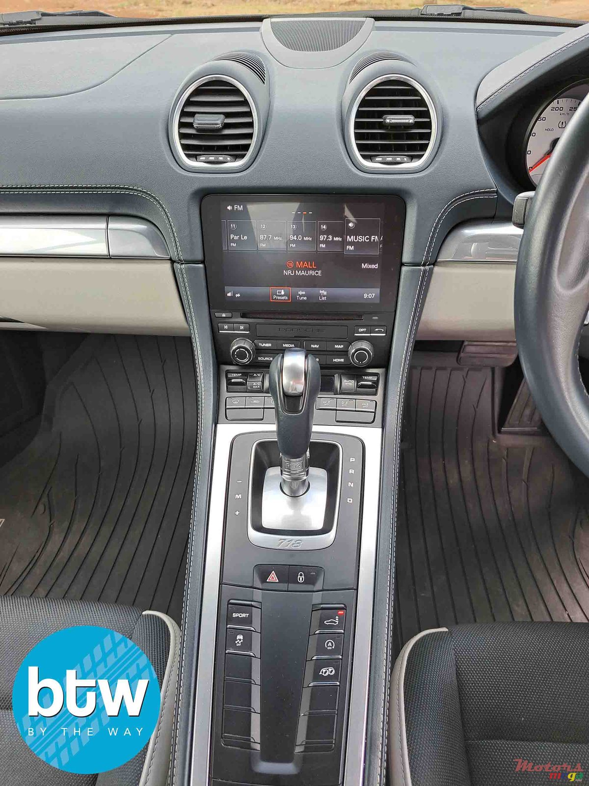 2018&#x27; Porsche Cayman photo #4