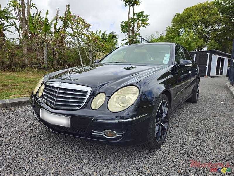 2009' Mercedes-Benz E 250 photo #2