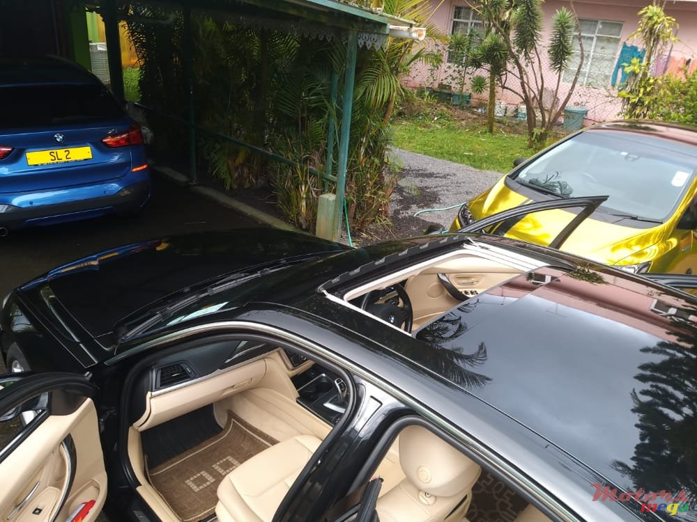 2012' BMW 320 photo #2