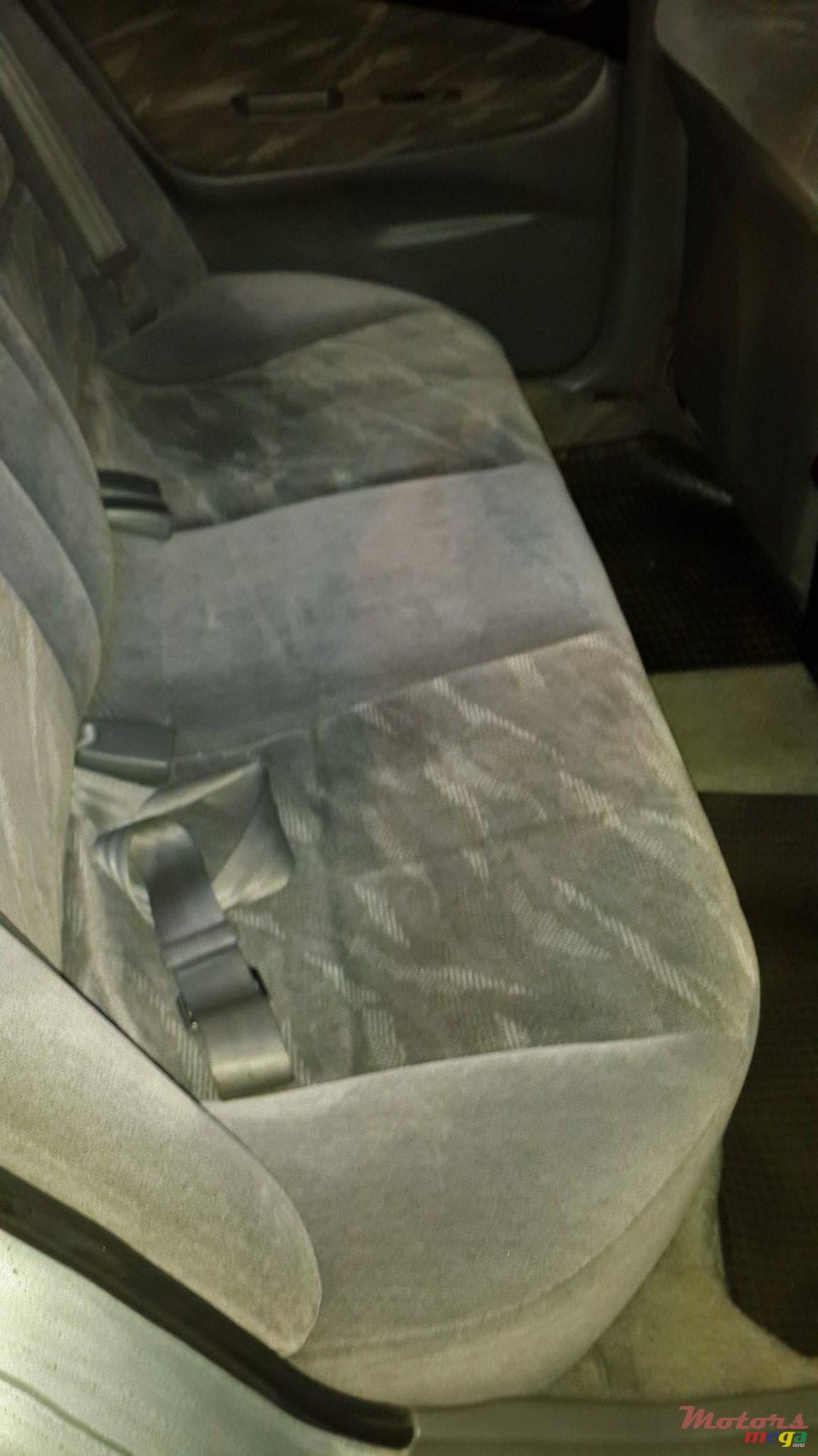 2004' Mitsubishi Galant photo #3