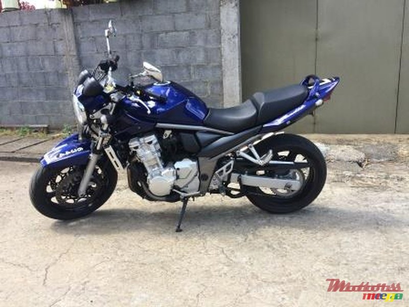 2009' Suzuki Suzuki Bandit GSF650CC photo #1