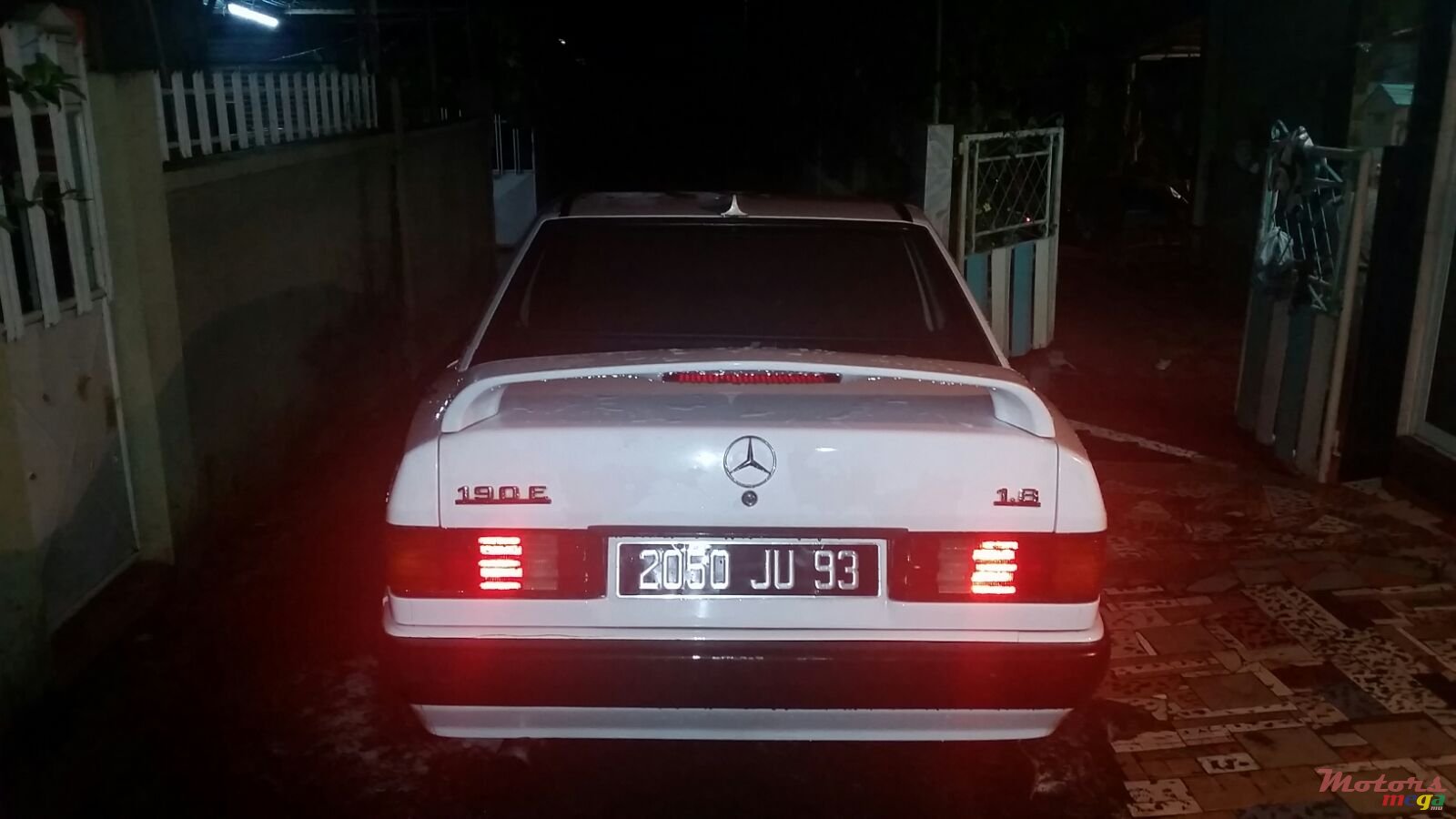 1993' Mercedes-Benz 190E photo #2