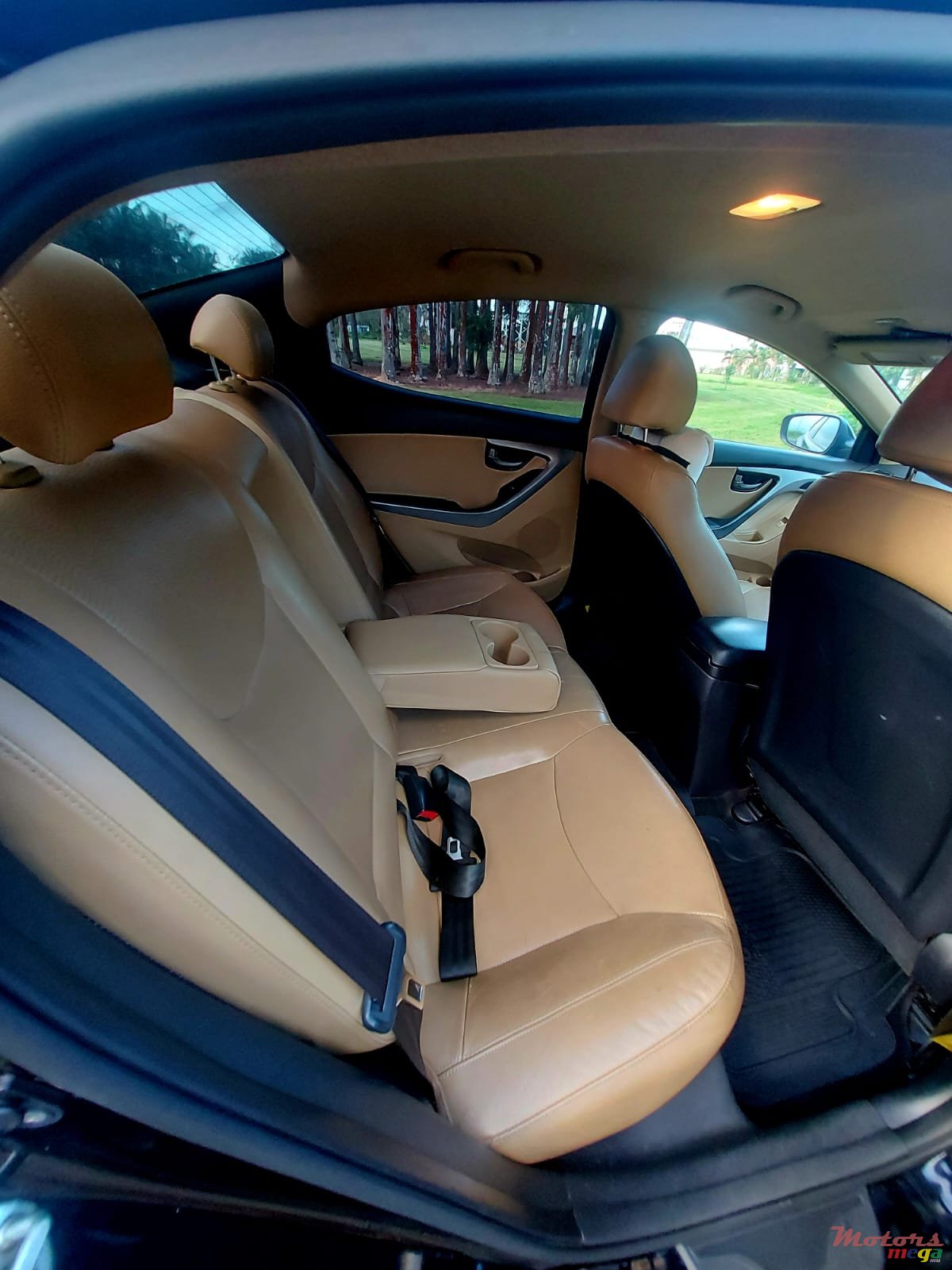 2013' Hyundai Elantra photo #5