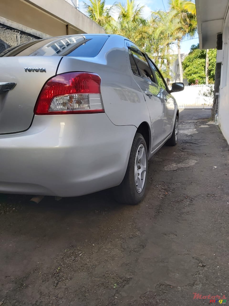 2006' Toyota Belta photo #4