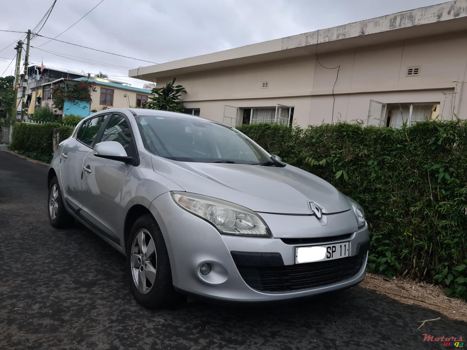 2011' Renault Megane Automatic photo #3