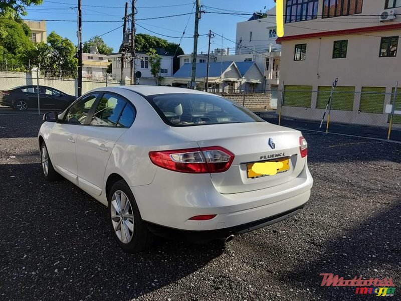 2013' Renault Fluence photo #4