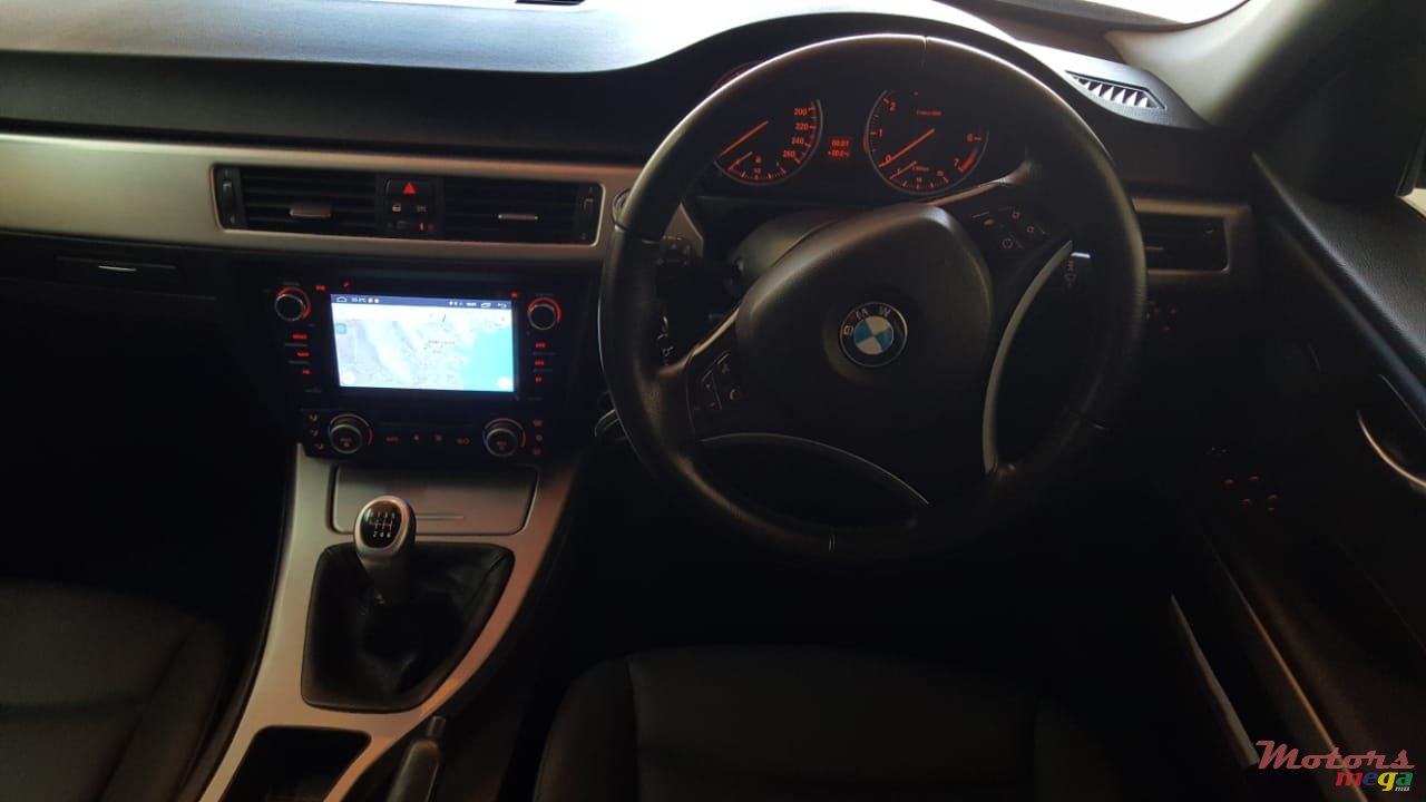 2009' BMW 318 photo #4