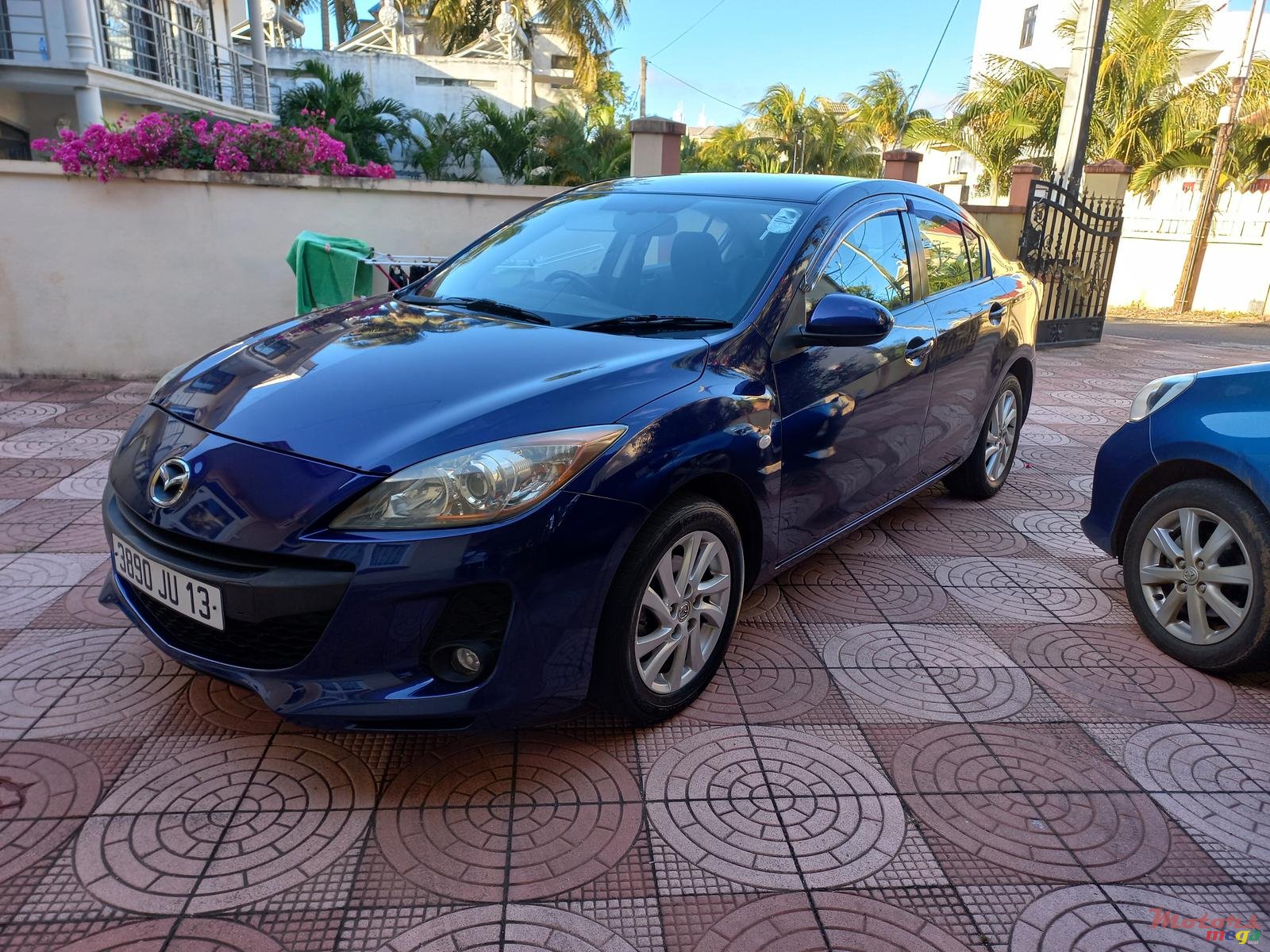 2013' Mazda 3 photo #1