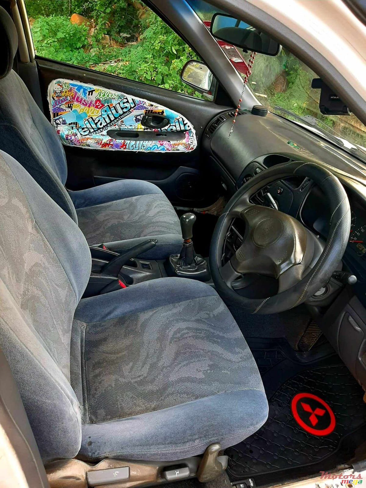 2001' Mitsubishi Lancer photo #5