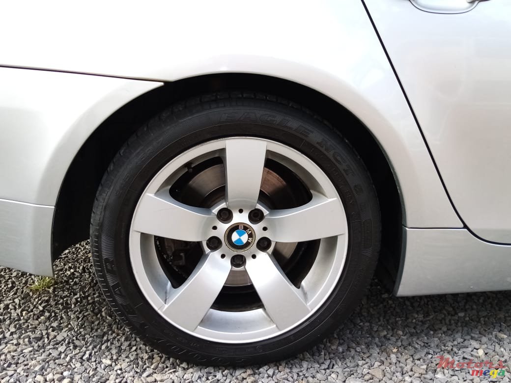 2005' BMW 525 M5 photo #4