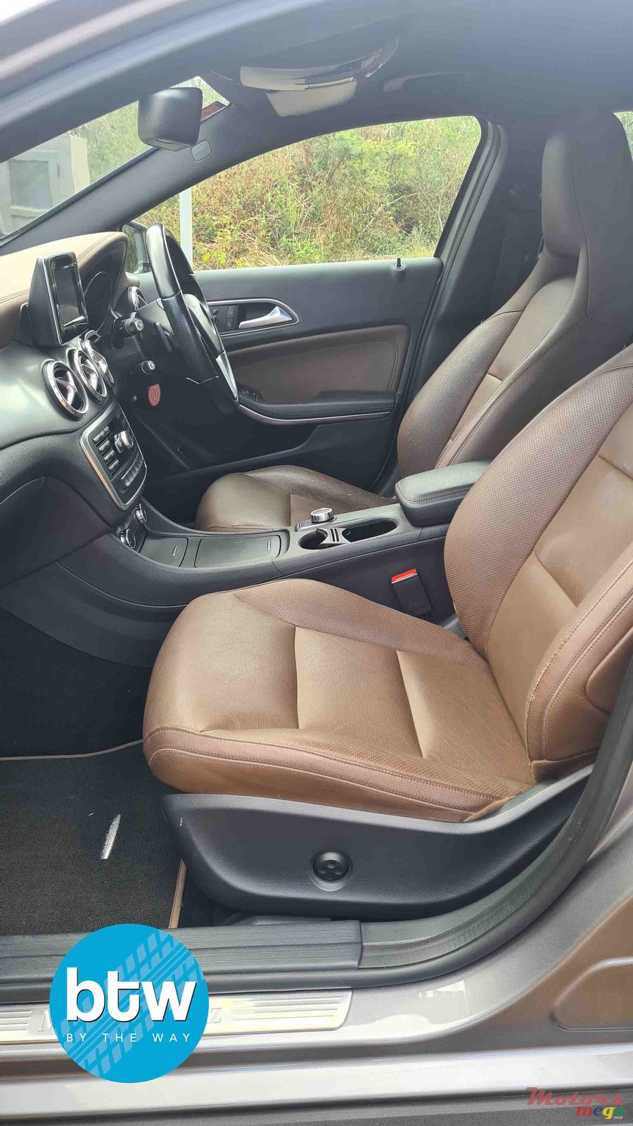 2015' Mercedes-Benz GLA-Class photo #5