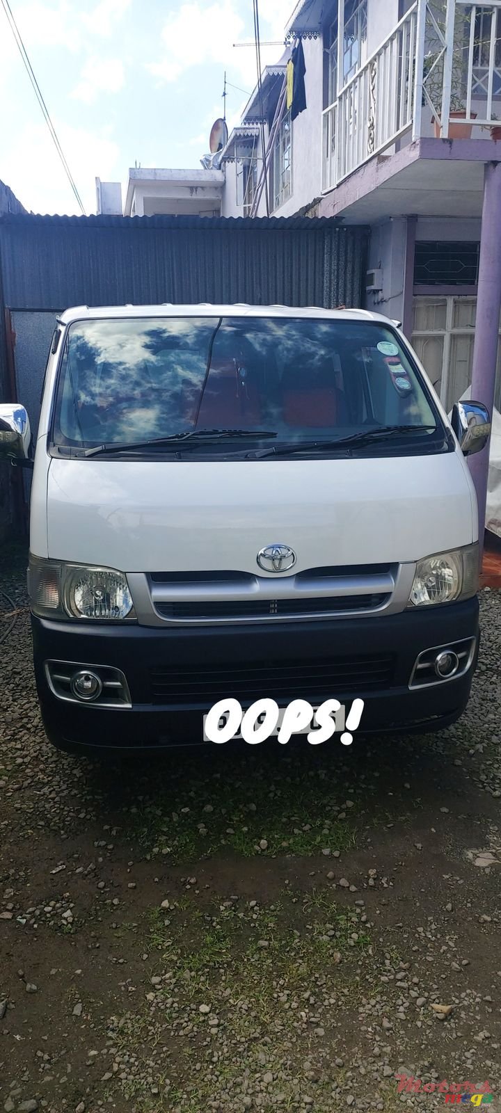 2006' Toyota HiAce photo #3