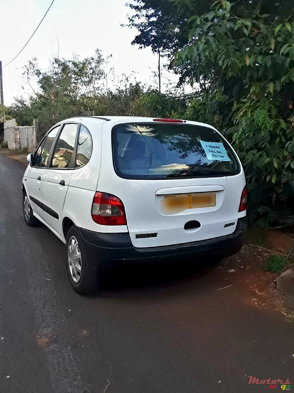 2000' Renault photo #2