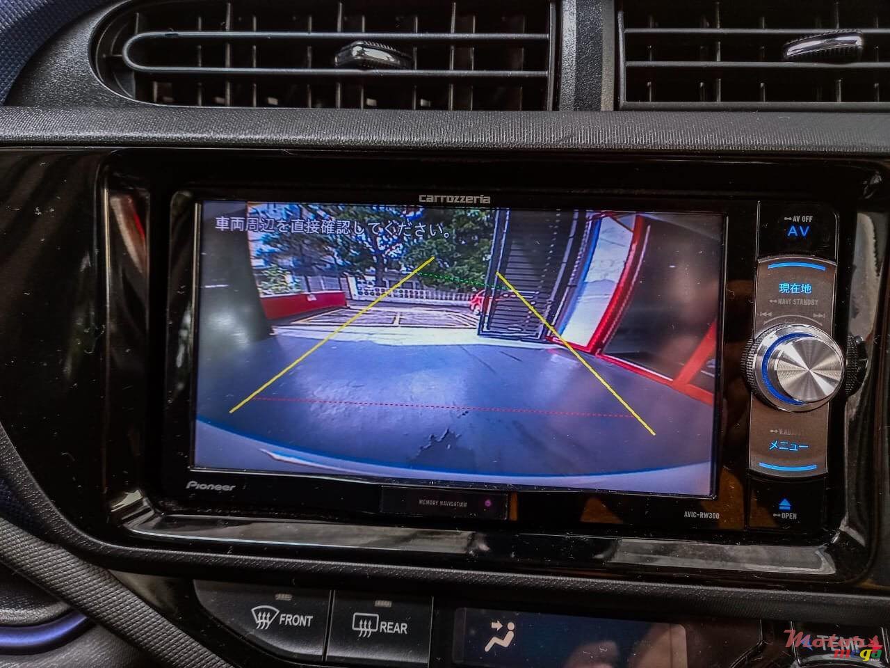 2017' Toyota Aqua photo #3