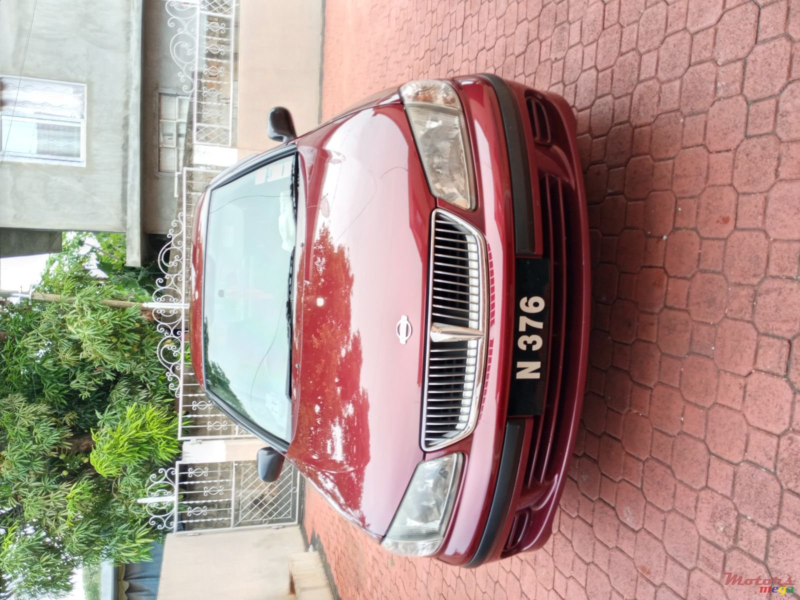 2001' Nissan Sunny photo #1