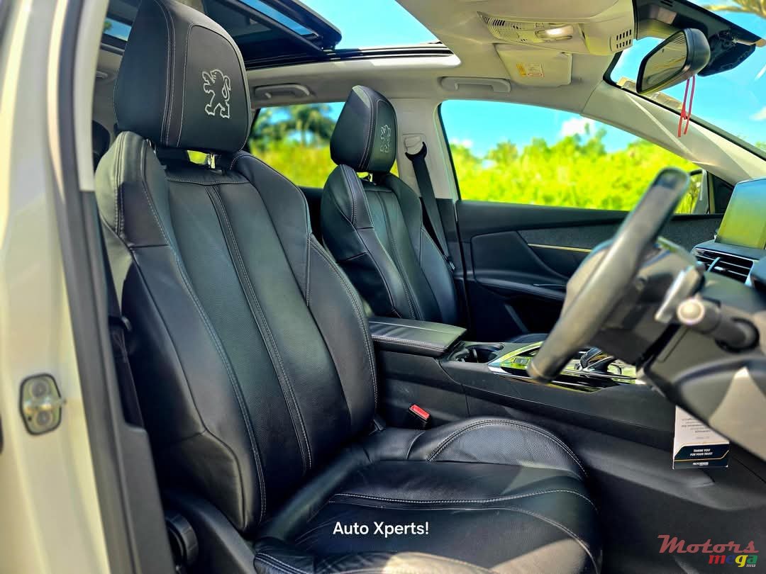 2019' Peugeot 3008 Allure photo #6