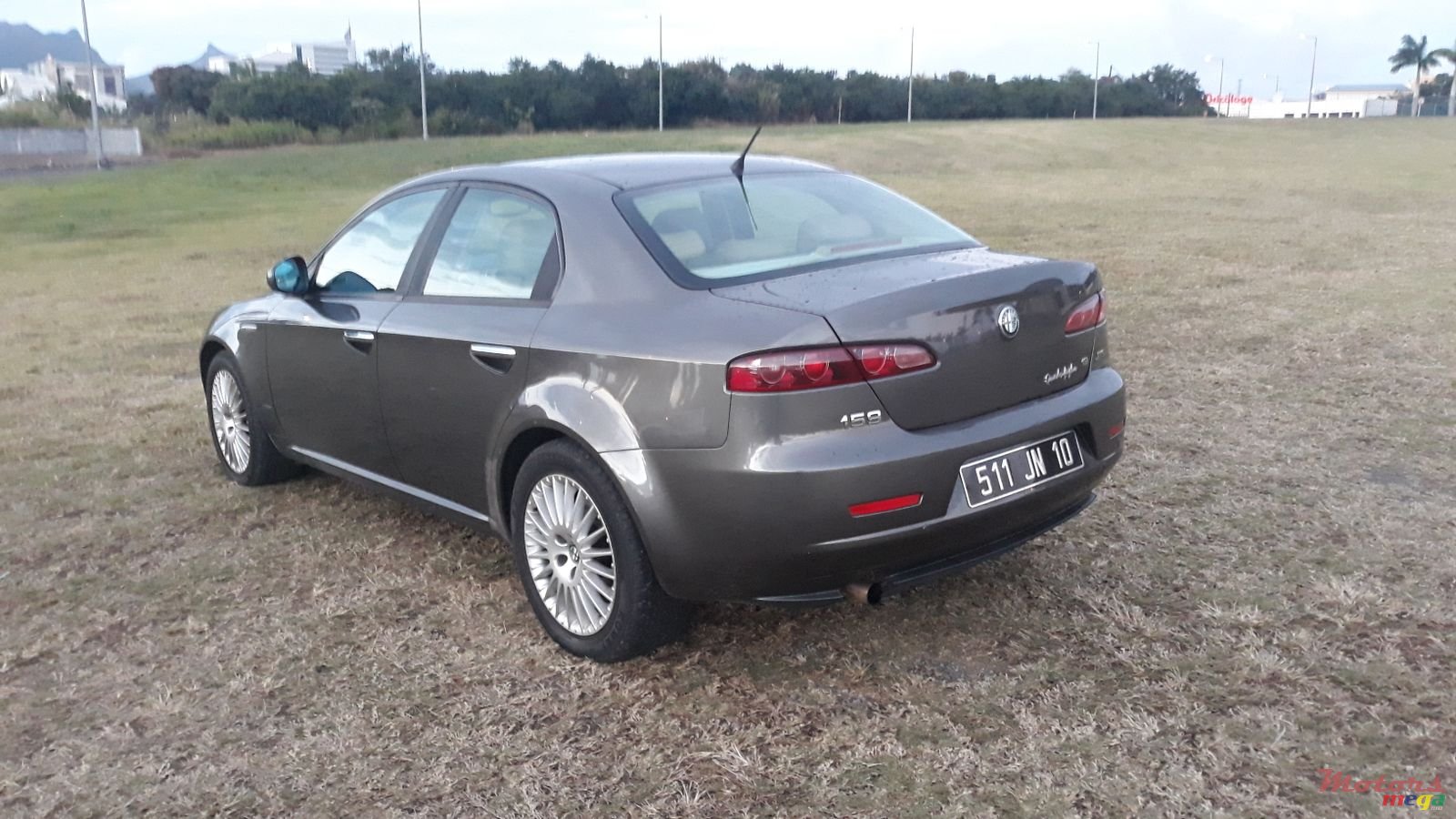 2010' Alfa Romeo 159 1.9 JTS photo #2