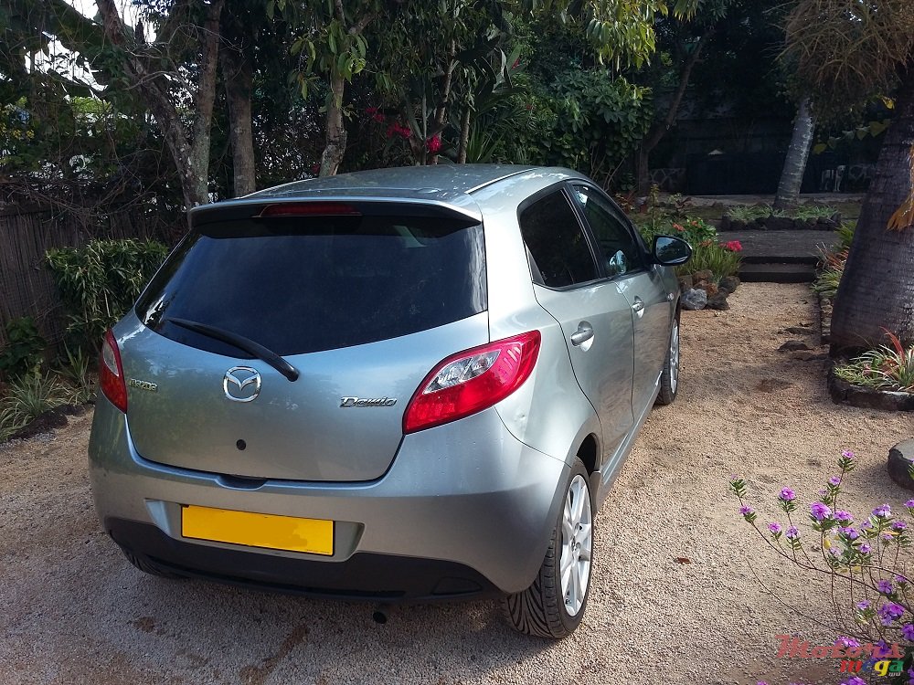 2010' Mazda Demio photo #3