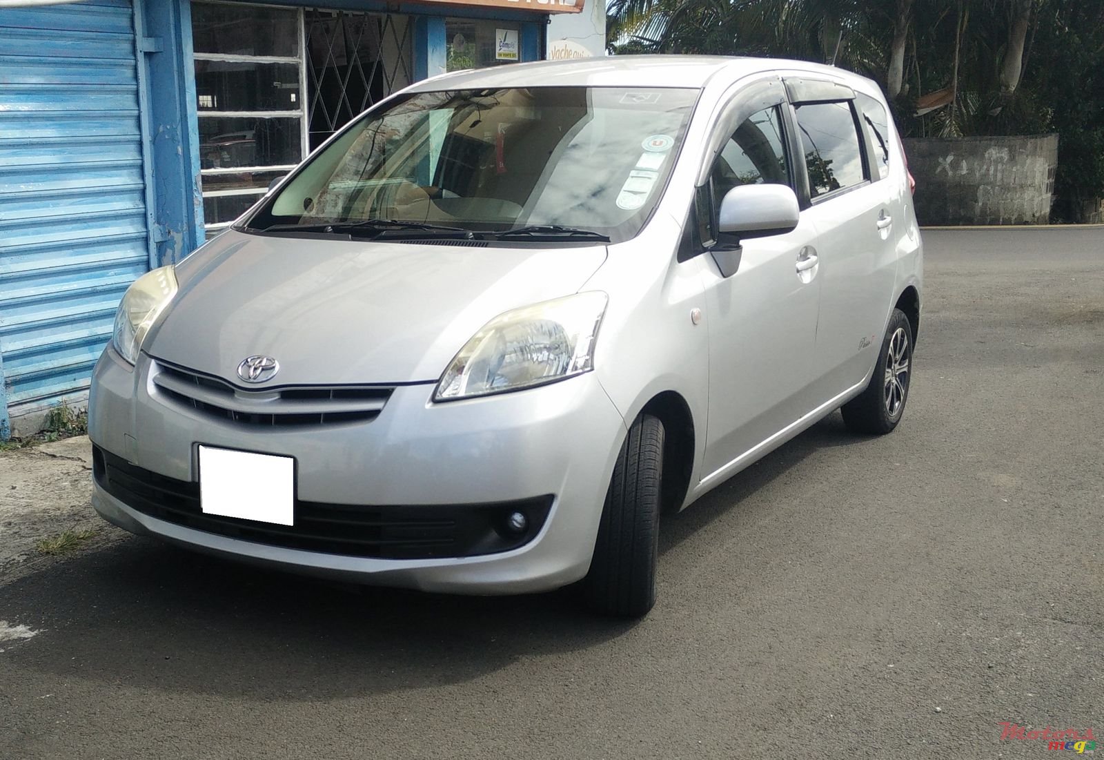 2010' Toyota photo #2