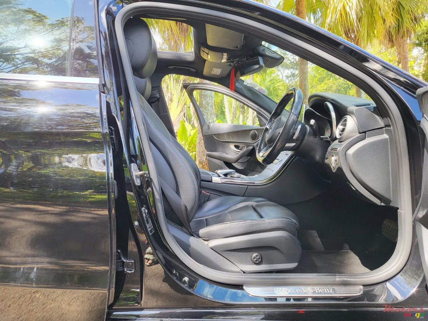 2017' Mercedes-Benz C-Class photo #2