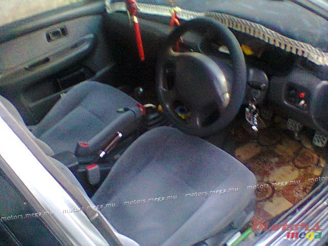 1999' Nissan photo #3