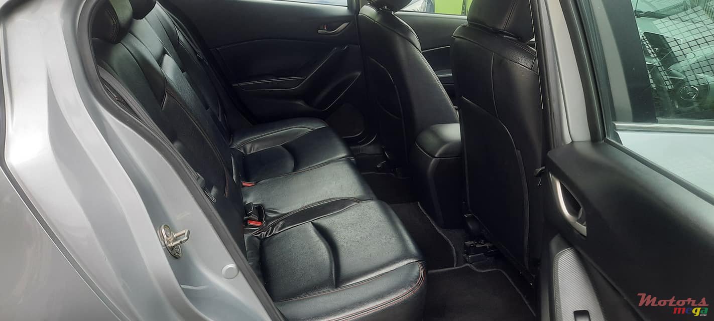 2017' Mazda 3 Skyactive Technology photo #5