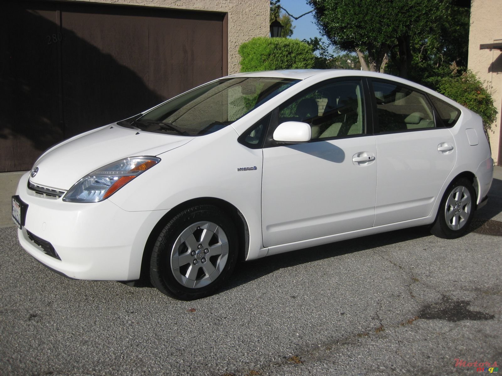 2012' Toyota Prius photo #1