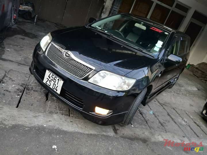 2004' Toyota Corolla FEILDER G-EDITION photo #1