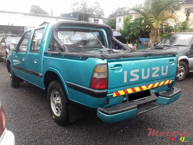 2000' Isuzu 4*4 photo #6
