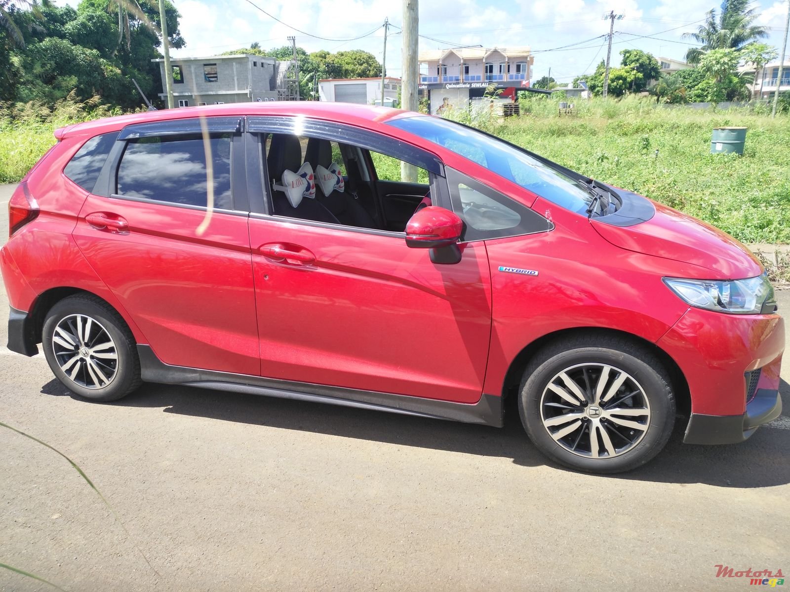 2014' Honda Fit Hybrid photo #2